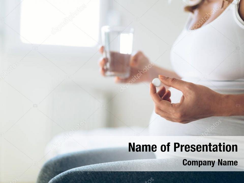 Image de femme enceinte prenant des médicaments 