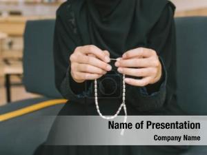 Muslim cropped shot woman prayer