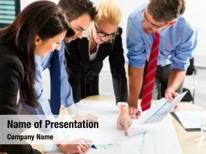  PowerPoint Template