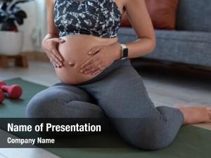 Keeping pregnant woman fit exercising