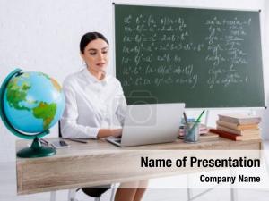  PowerPoint Template