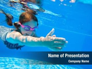 Deftly little girl swim underwater