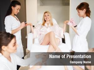 One four masters woman, pedicure