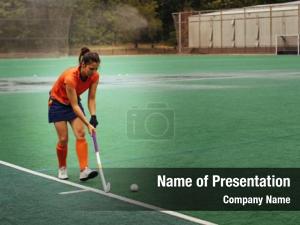 Hockey female field player passing