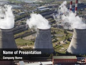 Vista aérea térmica de la planta de energía