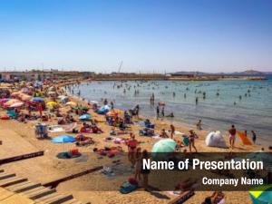 Holiday Makers PowerPoint Template