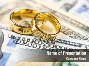 Rings golden wedding banknotes 