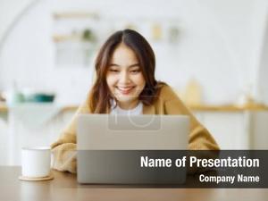  PowerPoint Template