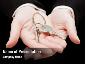 Agent real estate holding keys