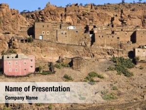 Pueblo tugurio montaña Marruecos